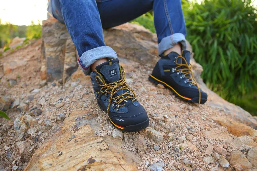 Men's Tactical Breathable Lace-Up Boots/Light Sneakers