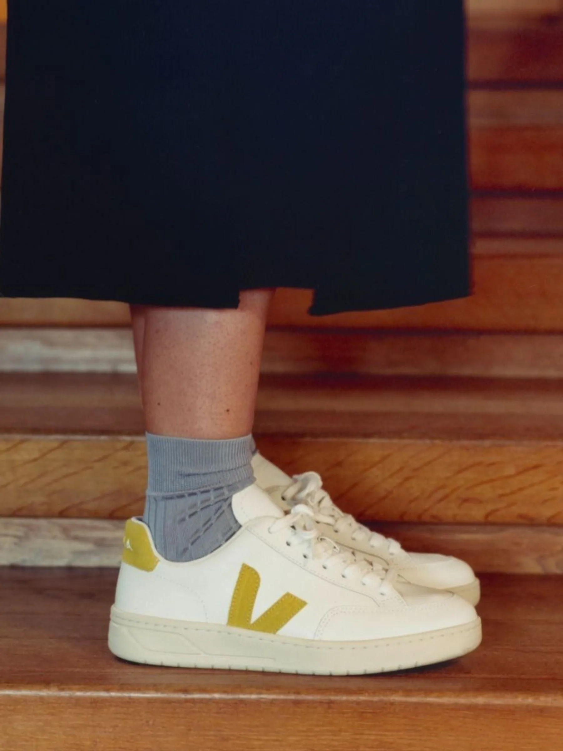 V-12 White Liquir Woman Sneakers | Veja